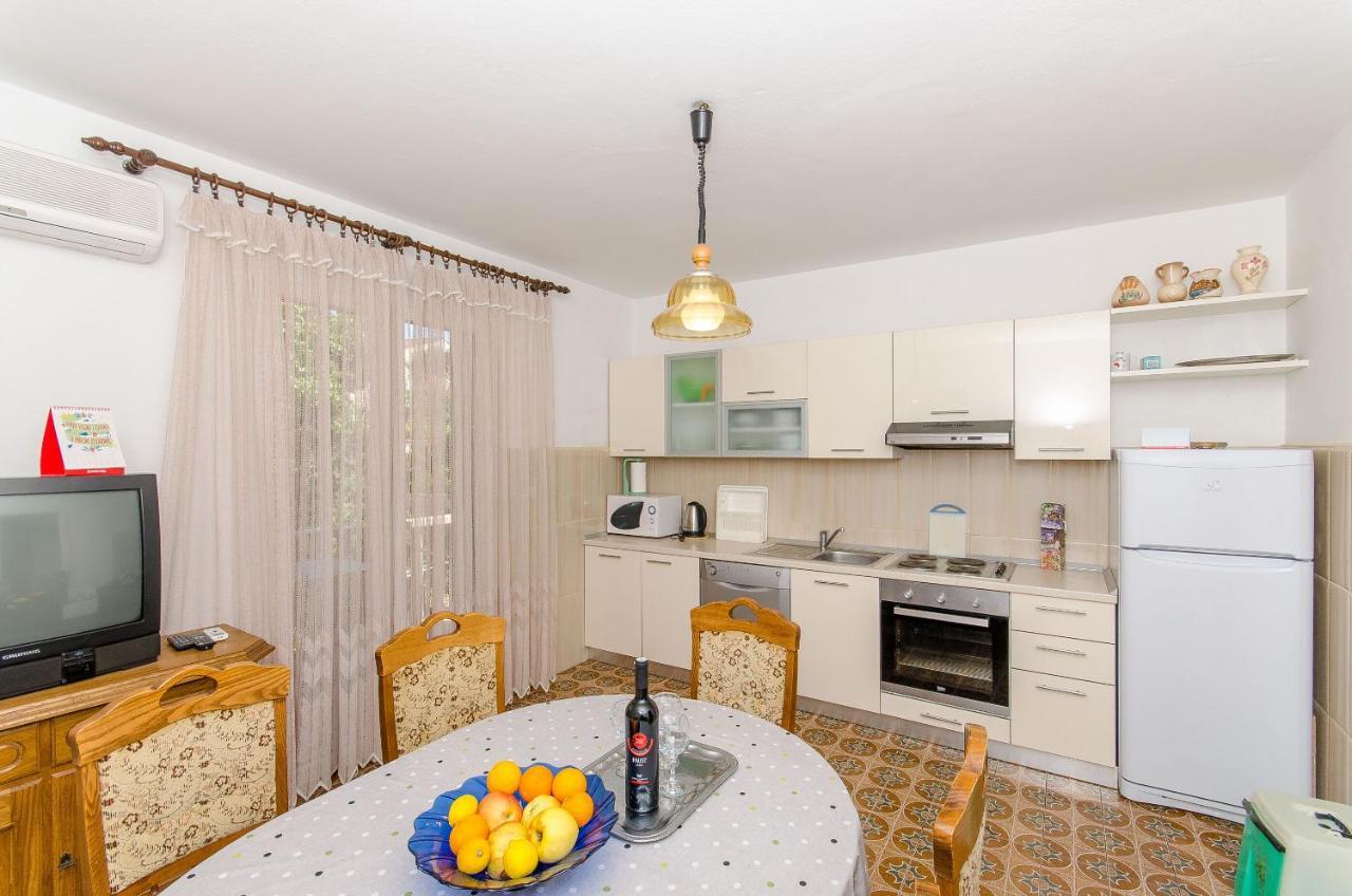 Apartments Kata Supetar Kültér fotó