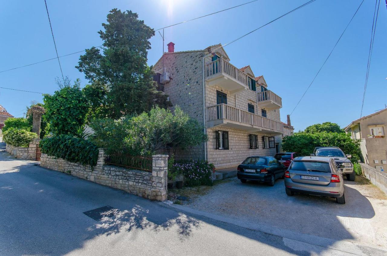 Apartments Kata Supetar Kültér fotó
